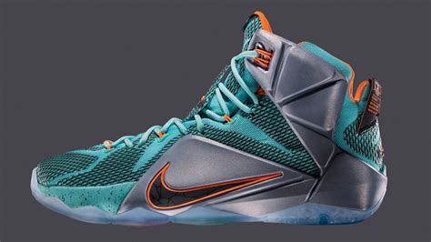 nike lebron shoes